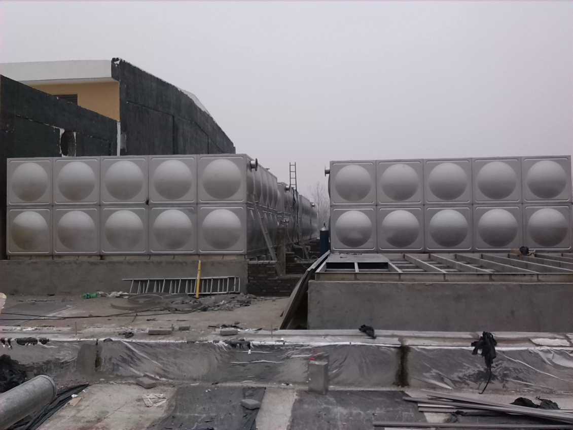 換熱器機組廠家分享一下板式換熱機優(yōu)勢？